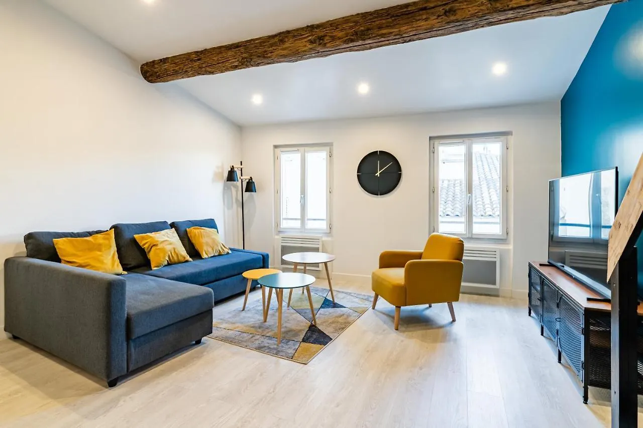 Roche : 3 Chambres,6 Personnes, Bien Equipe, Deco+ Toulon
